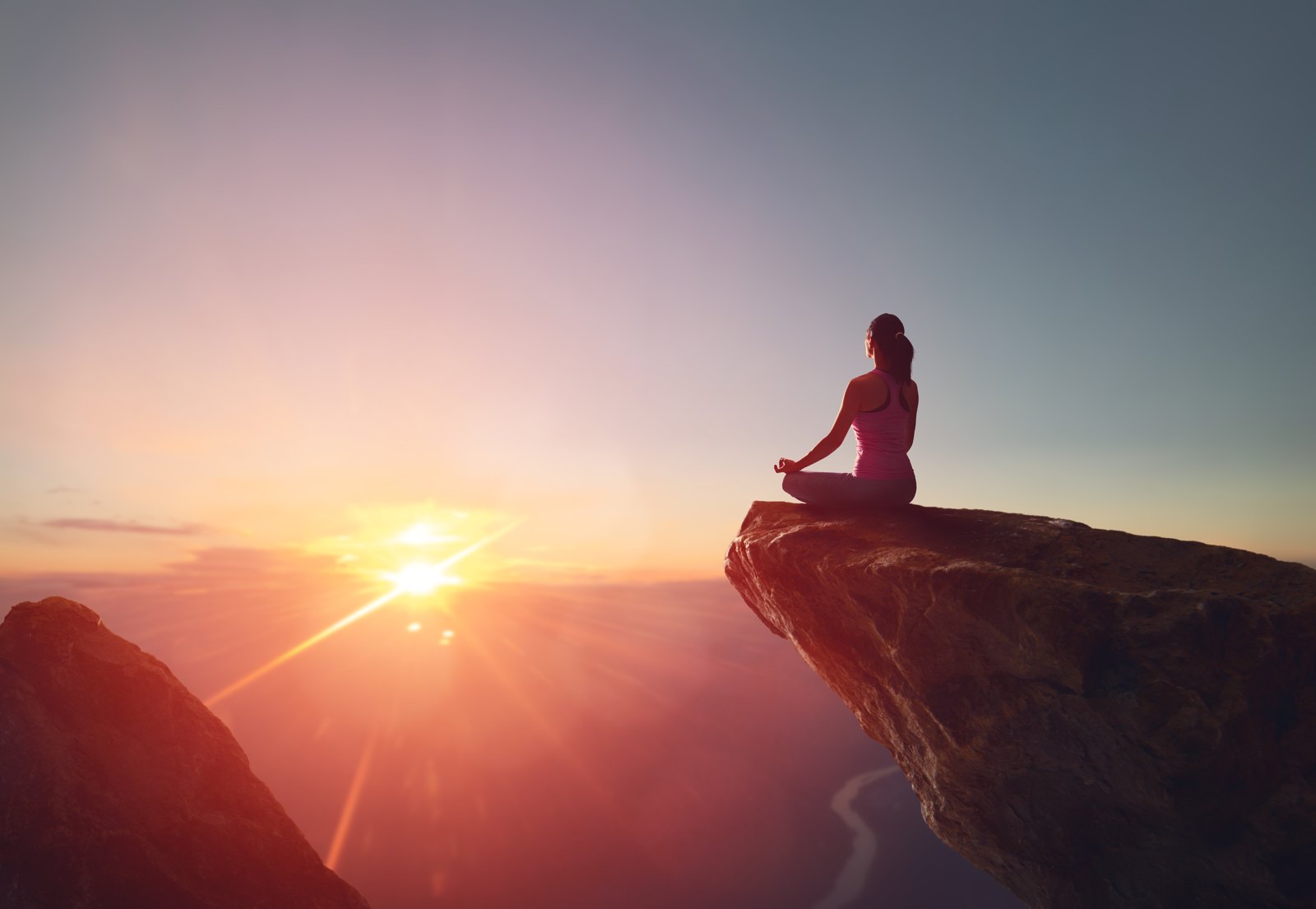 Yoga bij zonsondergang