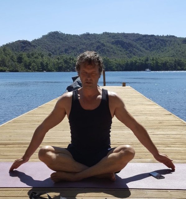 Marco Lagas stijger yogacruise