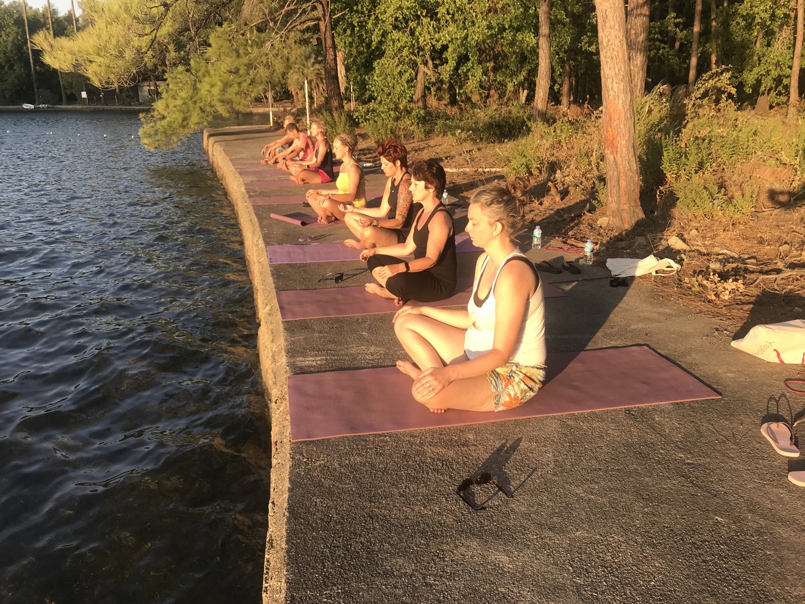 Yoga aan het water